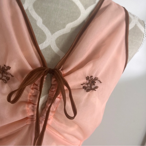 Rare vintage 1960s nightgown - Picture 6 of 12